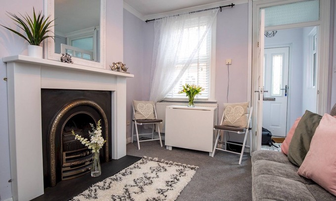 Shrewsbury House | Pass the Keys | Central cosy home 5 minutes walk from Shrewsbury