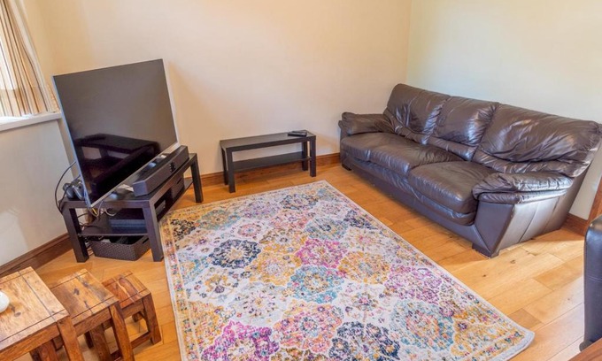 Bramcote House | Pass the Keys Central 2 bedroom home in Beeston