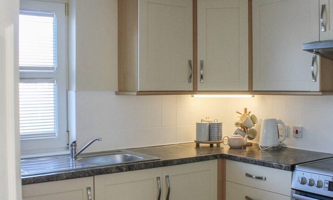 Carmarthen House | Pass the Keys | Cosy home close to Carmarthen