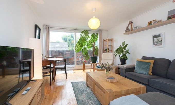 Hillrise Apartment | Pass the Keys | Homely maisonette in Crouch hill, North London