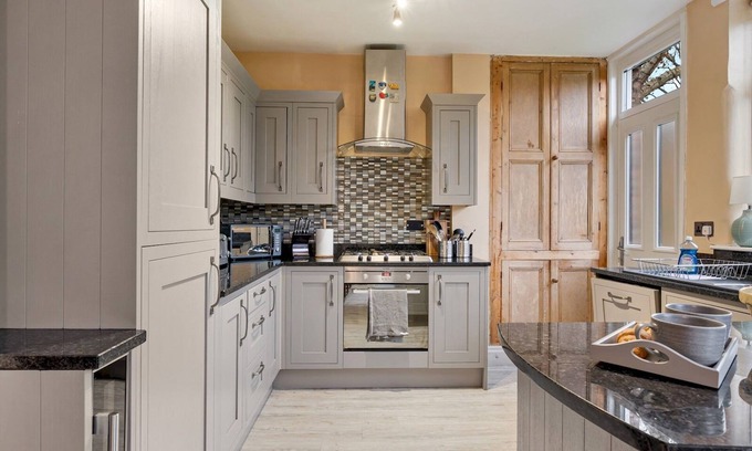 Didsbury House | Pass the Keys | Large 4 Bed House with Games Room