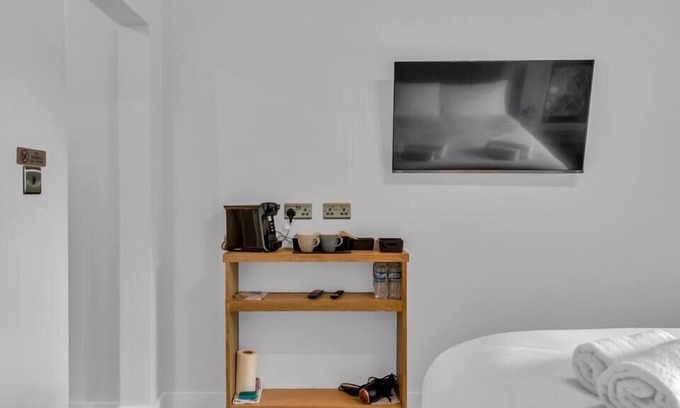 Petham Apartment | Pass the Keys | Larkey View a Tranquil Space for Two