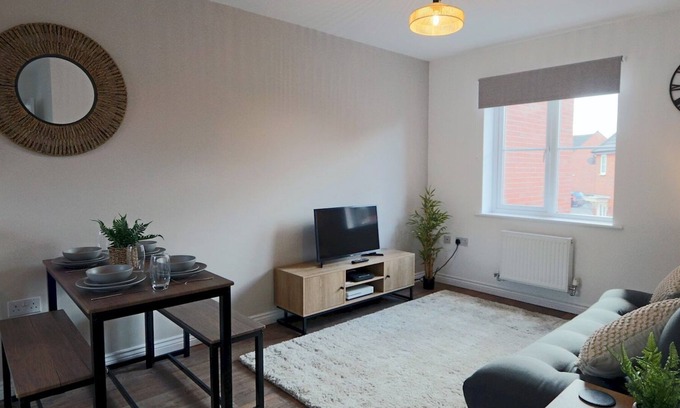 Hilton House | Pass the Keys | Modern Coach House with private parking