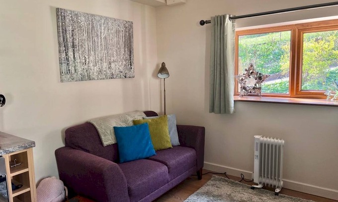 Kidwelly House | Pass the Keys | Old Forge Pumphouse Annexe