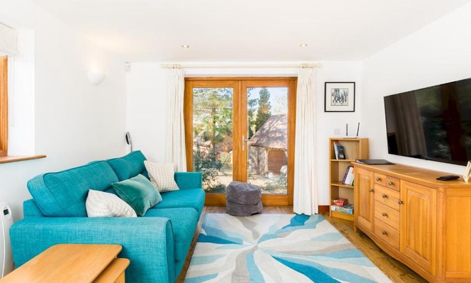 Little Witcombe House | Pass the Keys Rural Retreat in Rowington, Warwickshire