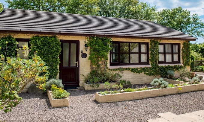 Tremain Cottage | Pass the Keys | Spacious Cottage in Ceredigion - Sleeps 6