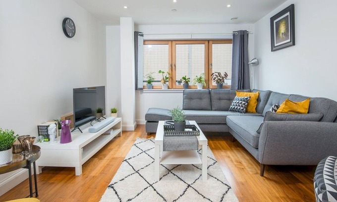 Castle Quarter Apartment | Pass the Keys | Spacious 1 Bedroom Apartment in Heart of the City
