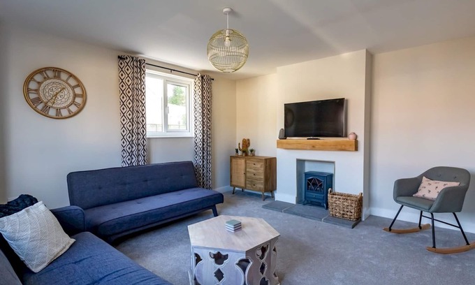 Bridgwater House | Pass the Keys | Stunning 3 Bedroom Home with Free Parking