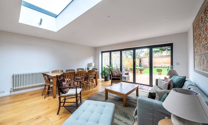 Summertown House | Pass the Keys | Stunning 3 Bed + Parking in Leafy North Oxford