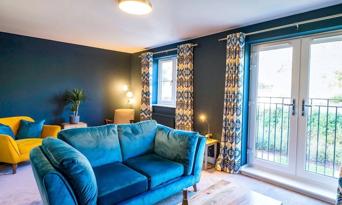 Shrewsbury House | Pass the Keys | Stylish modern 2 bedroom townhouse with parking