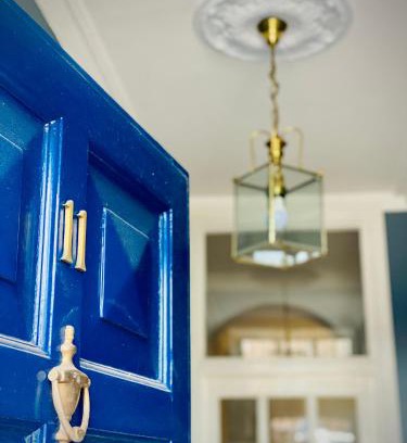 Shrewsbury House | Pass the Keys Superbly Located Handsome Georgian Townhouse