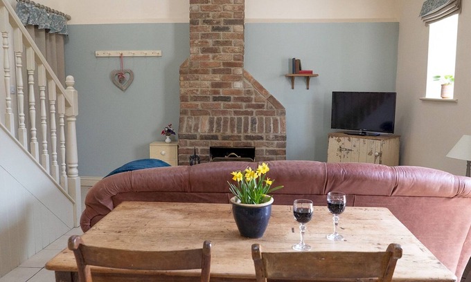 Wedmore Cottage | Pass the Keys | Wilf's Barn, Wedmore a romantic cottage for two