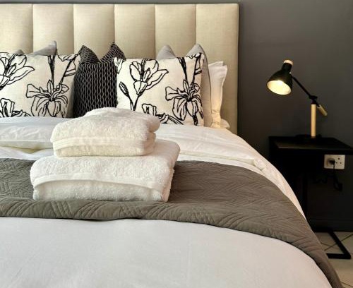 Muckleneuk Apartment | Pass-through Apartments