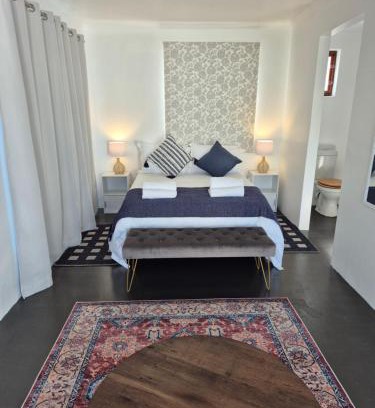Hermanus City-Centre Apartment | Paterson Place Studios