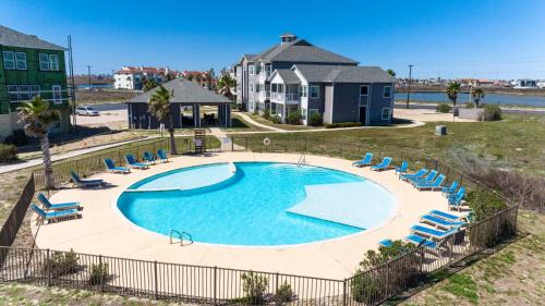 Corpus Christi Apartment | Pathway to the Sea by Coral Shores Padre