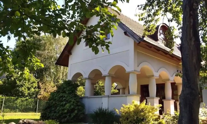 Badacsonytordemic House | Patio House with panoramic views and 5 minutes from beach dog-friendly n
