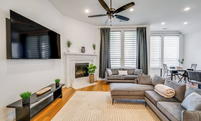 South Arlington House | Patio & Yard: Beautiful Family Home in Mansfield!