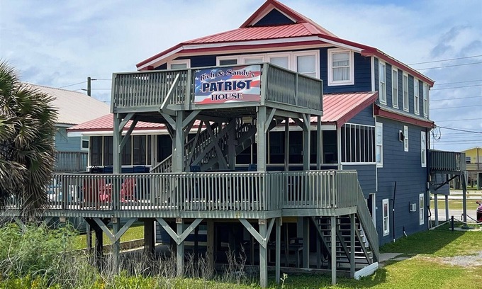 Grand Isle House | Patriot House - Beachfront - Island Realty