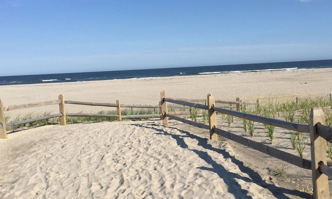 Strathmere Apartment | Patsea A summer beach retreat
