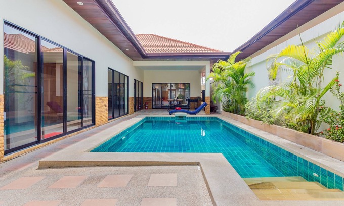 Pratumnak Hill House | Pattaya Crystal Pool villa 40