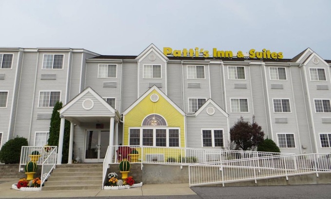 Grand Rivers Hotel | Patti's Inn & Suites