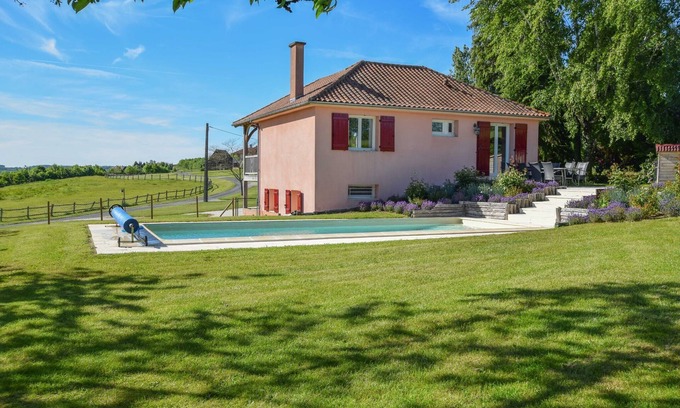 Saint-Medard-d'Excideuil House | Pavilion in France with Heated Pool & Views