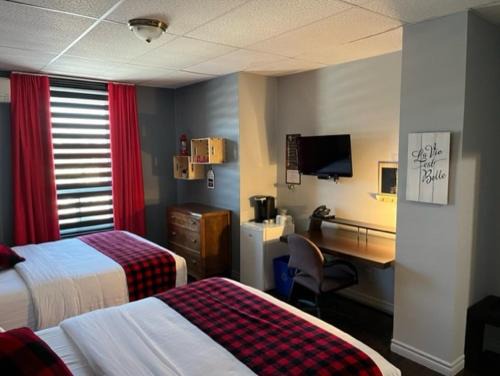 Amqui Hotel | Pavillon Beauséjour