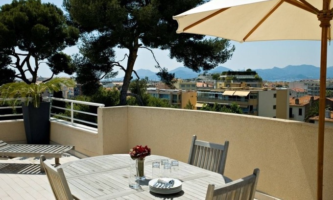 California - Pezou Hotel | PAVILLON BEL AIR