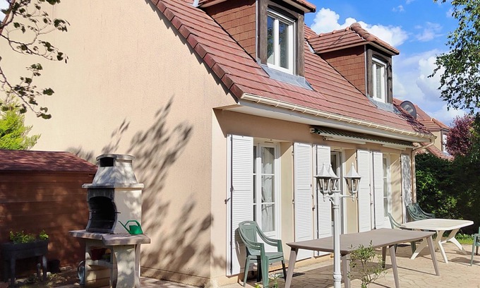 Vernouillet Cabin | Pavillon100m2 Avec Jardin . Location Pour J.O