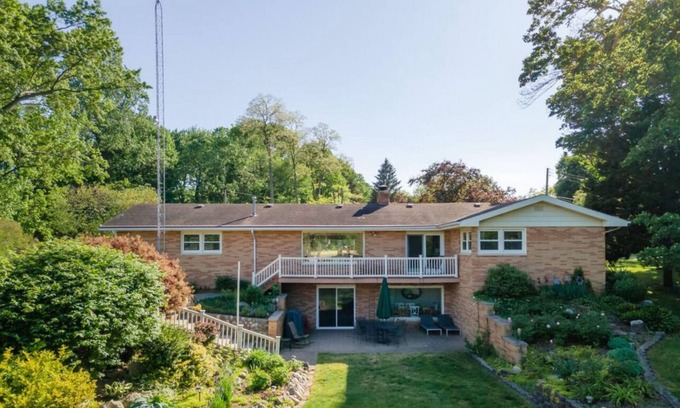 Coloma House | Paw Paw Lake - All Sports Lake - Private Lakefront