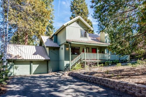 Shaver Lake House | Paw's Cabin