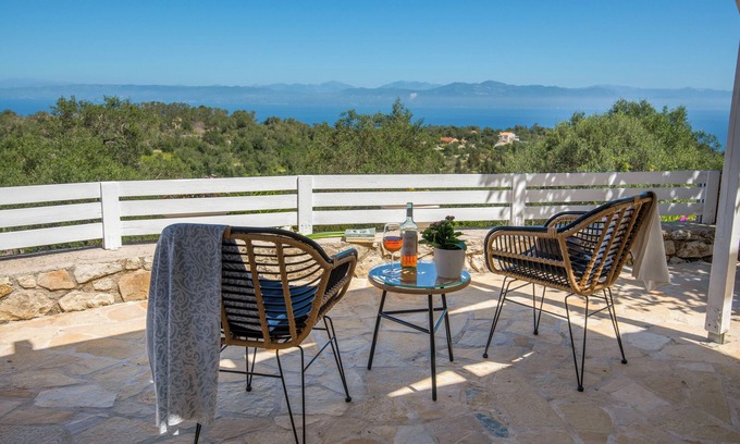 Kourteika Apartment | Paxos Couple House by Konnect