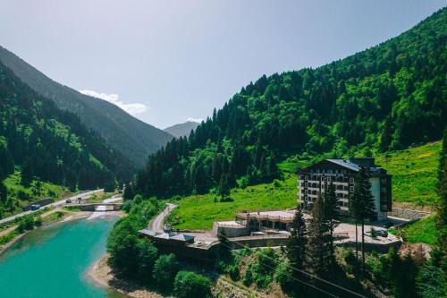 Arakli Hotel | PAZARCIK MOUNTAIN HOTEL