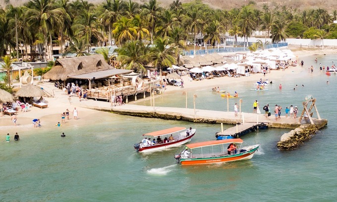 Tierra Bomba Island House | PB-T11 HABITACION CUADRUPLE EN ISLA CON DESAYUNO
