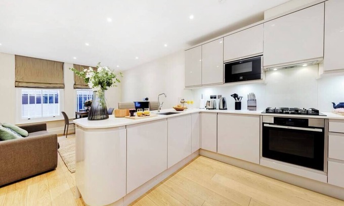 Notting Dale Apartment | PBC | Modern One Bedroom Apartment in centrally located Fitzrovia GT1