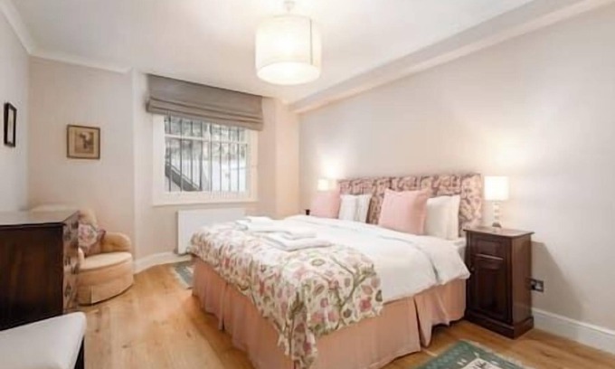 Courtfield Apartment | PBC | Two bedroom Apartment South Kensington WP18
