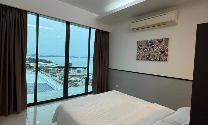 Port Dickson Hotel | PD D'Wharf Hotel Cozy Family Suite with Seaview - up to 6 pax