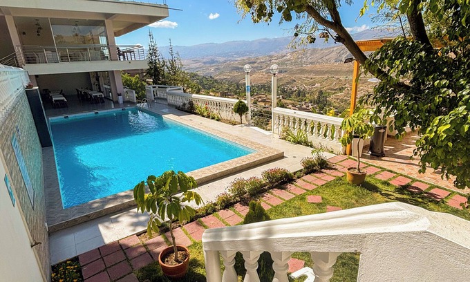 San Juan Bautista Hotel | Hotel Club las Flores