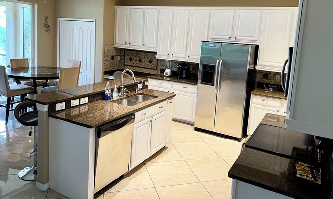 Bearss Plaza House | Peace Full