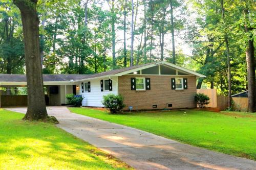 East Side House | Peace in the City