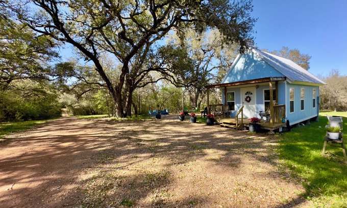 Round Top Cottage | Peace of the Country