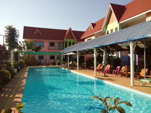 Khun Han Resort | Peace Pool Resort