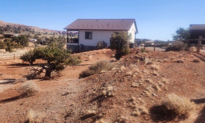 Torrey House | Peace, Privacy, Serenity and Panoramic Views from all windows,nOne of a Kind