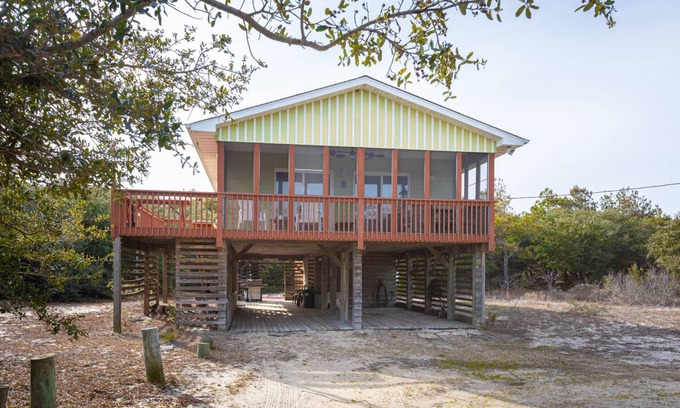 Carova Beach House | Peace & Tranquility AT ITS Best! Beautiful Ocean Sounds & Wild Horses!