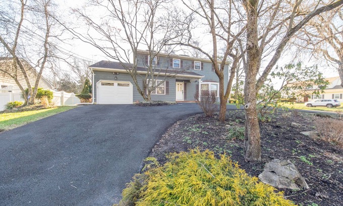 North Brunswick House | Peaceful Spacious Home with Theater. Family Friendly, Centrally located