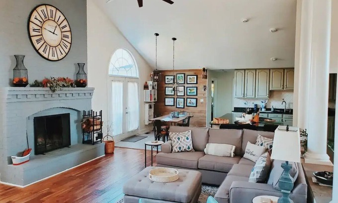 Haywood House | Peacefield - Blue Ridge views near Culpeper