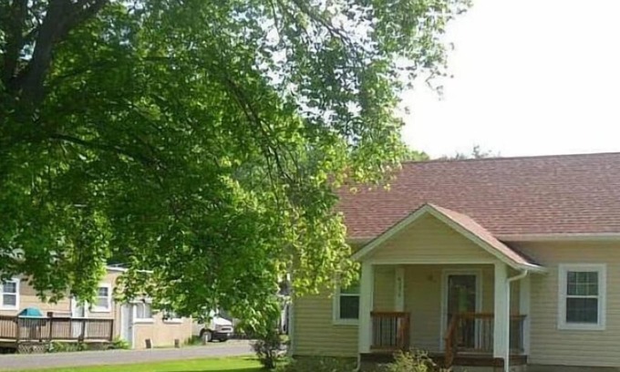 Shady Side House | Peaceful 2-bedroom/2-bathroom house with WiFi and AC in serene Shady Side
