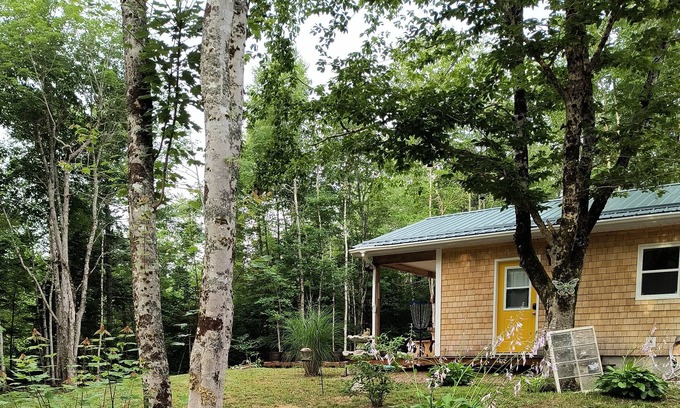 Kings County House | Peaceful 2 bedroom home with lake access in the beautiful Annapolis Valley