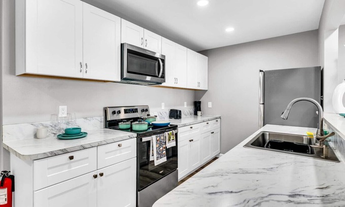 West Arlington Apartment | Peaceful 2BR Getaway Minutes from Downtown Arlington
