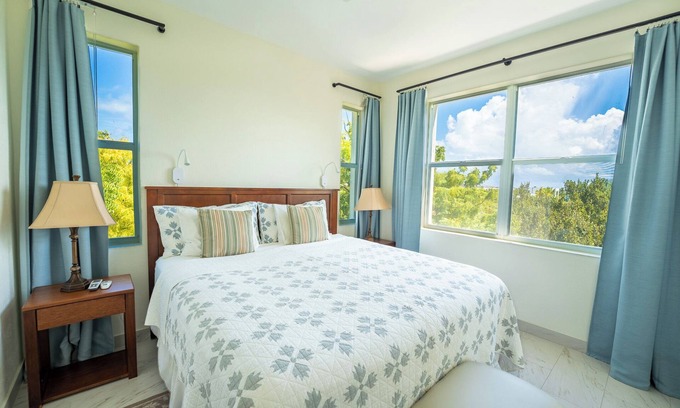 Long Bay Hills House | Peaceful 2BR Ocean Vw Duplex + Private Jacuzzi SUV - Wyakha Duplex 3 & 4